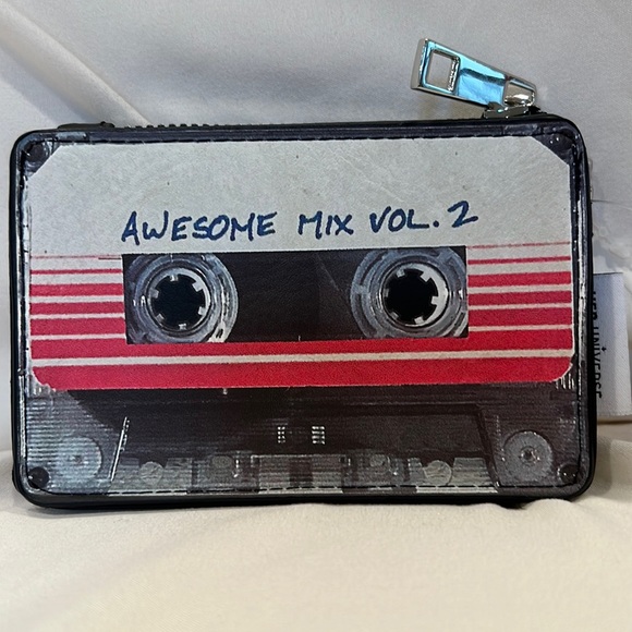 Her Universe X Marvel Guardians Of The Galaxy Cassette Tape Coin Purse NWT - Picture 8 of 8